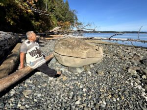 q'ul'its' ~ q'ulits'